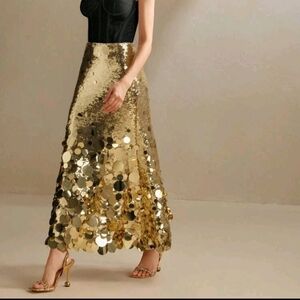 Fashionable Gold Sequined Long Skirt For Parties